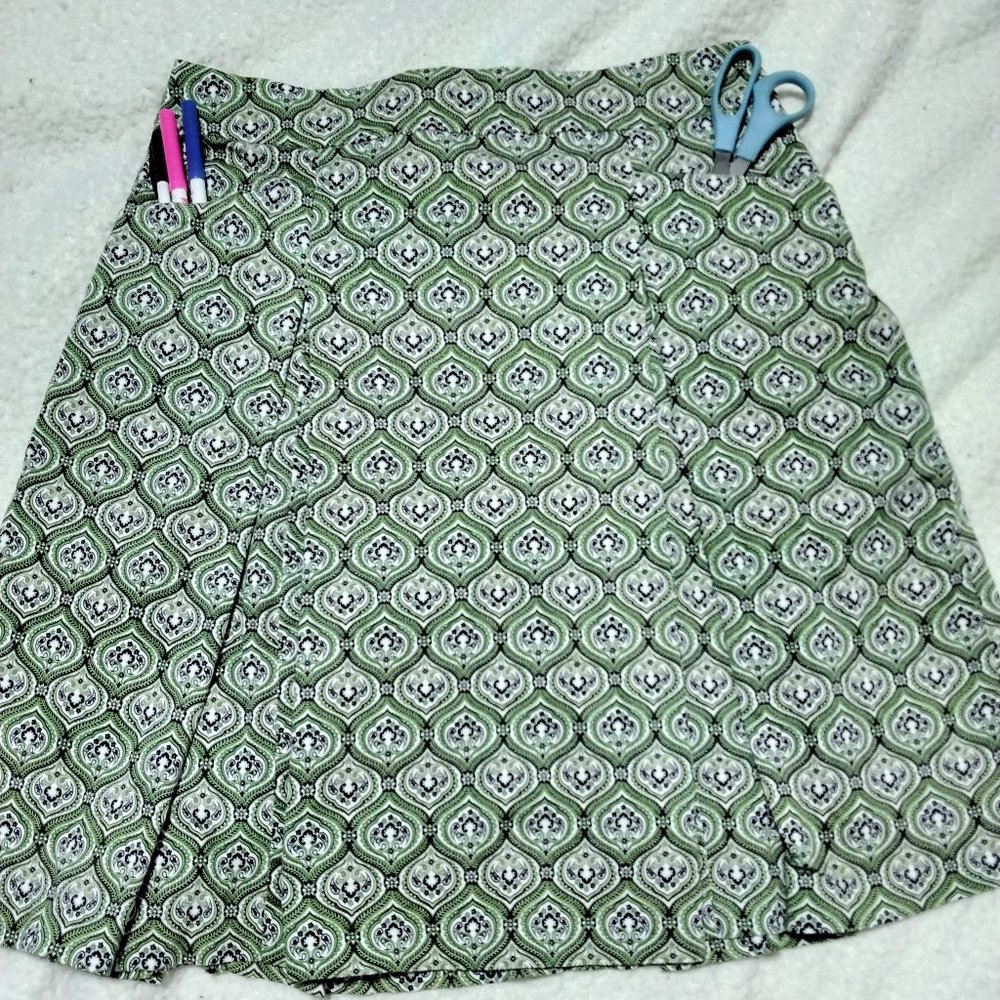 George Designs by Mark Eisen Skirt Pleated Size 12 Green Pockets Side Zip 001 - Picture 2 of 12